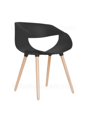 Silla Sogamoso en polipropileno y madera torneada con diseño moderno