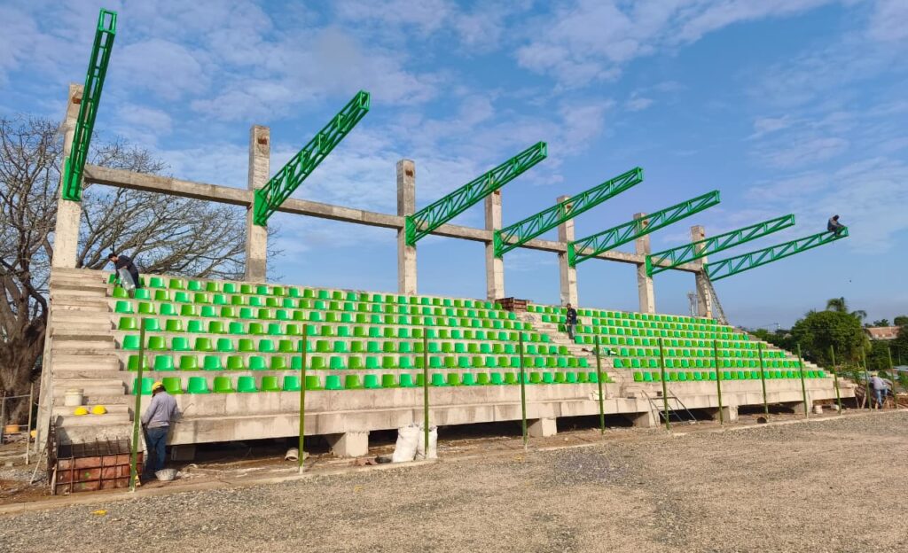 Diseño de Restaurantes, Estadios y Espacios Comerciales 50 Silla para estadio en polipropileno para graderías de fútbol