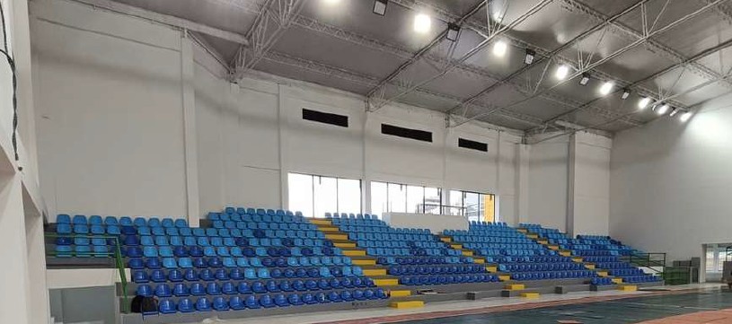 Diseño de Restaurantes, Estadios y Espacios Comerciales 2 silla de estadio antivandálica de polipropileno para graderías deportivas